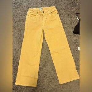 Kut from the Kloth mustard Jeans.